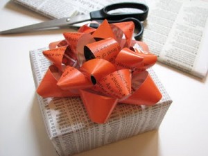 gift wrap alternatives, eco-friendly bows, reuse old magazines